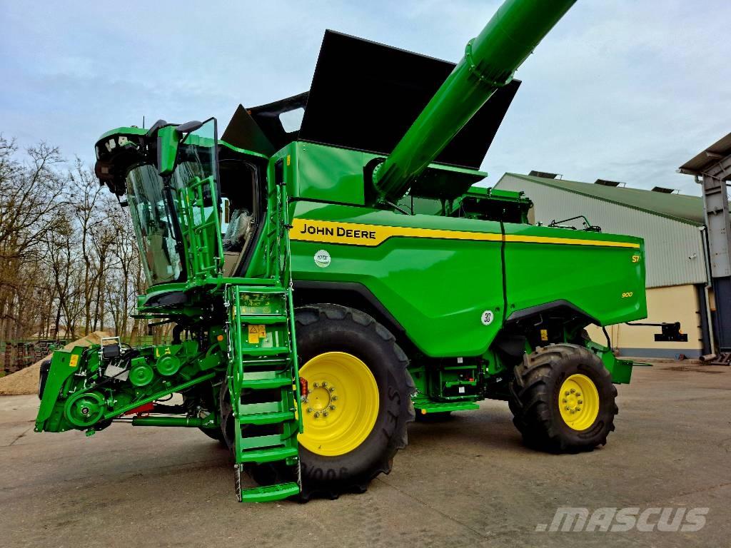John Deere S7 900 Combine harvesters