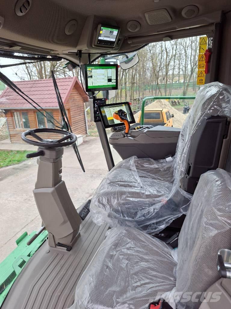 John Deere S7 900 Combine harvesters