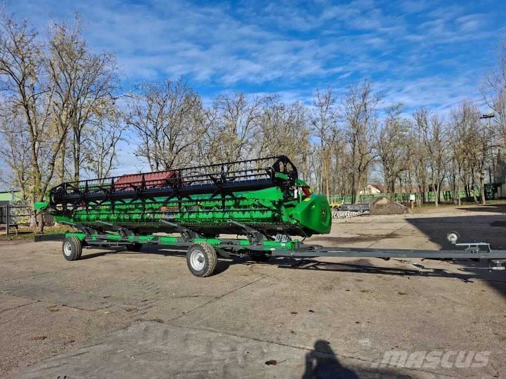 John Deere S7 900 Combine harvesters