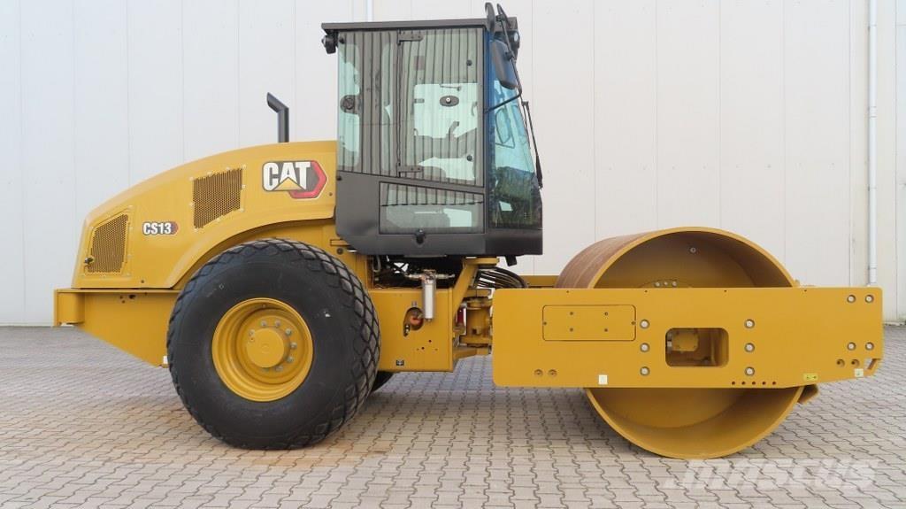 CAT CS13 Single drum rollers