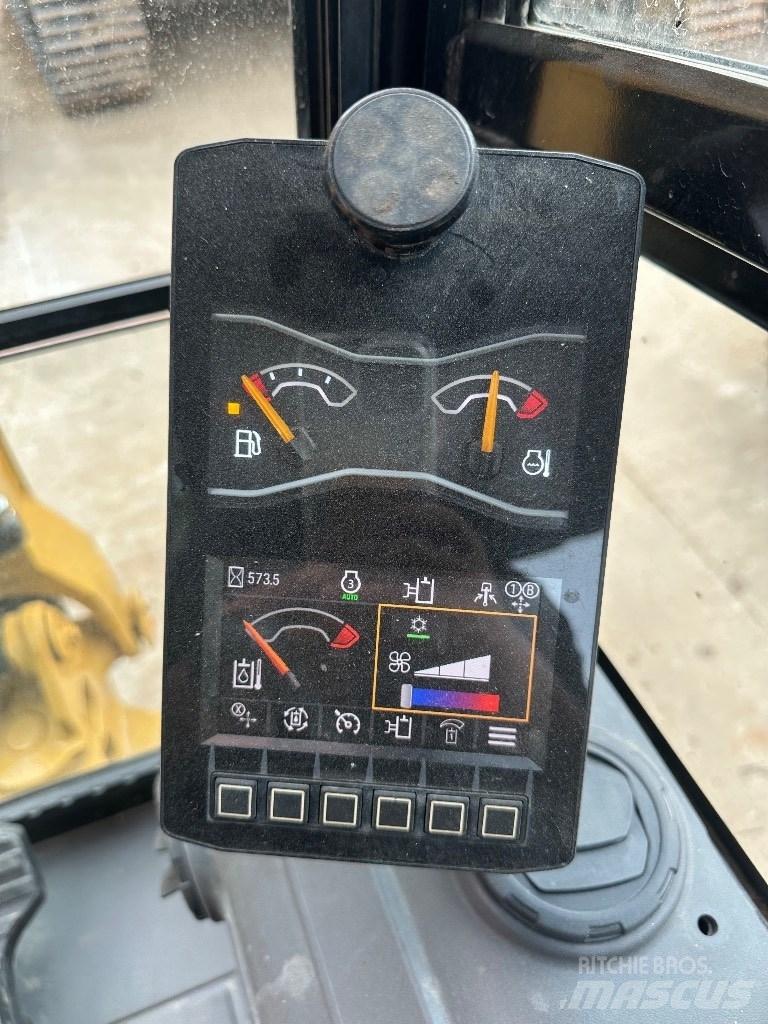 CAT 302 Mini excavators < 7t (Mini diggers)