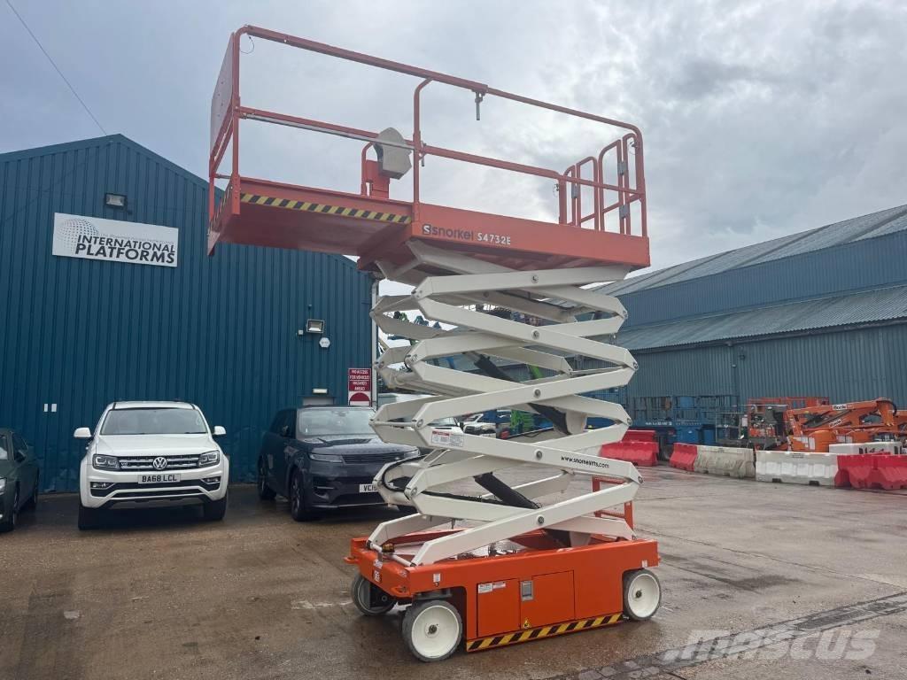 Snorkel S 4732 E Scissor lifts