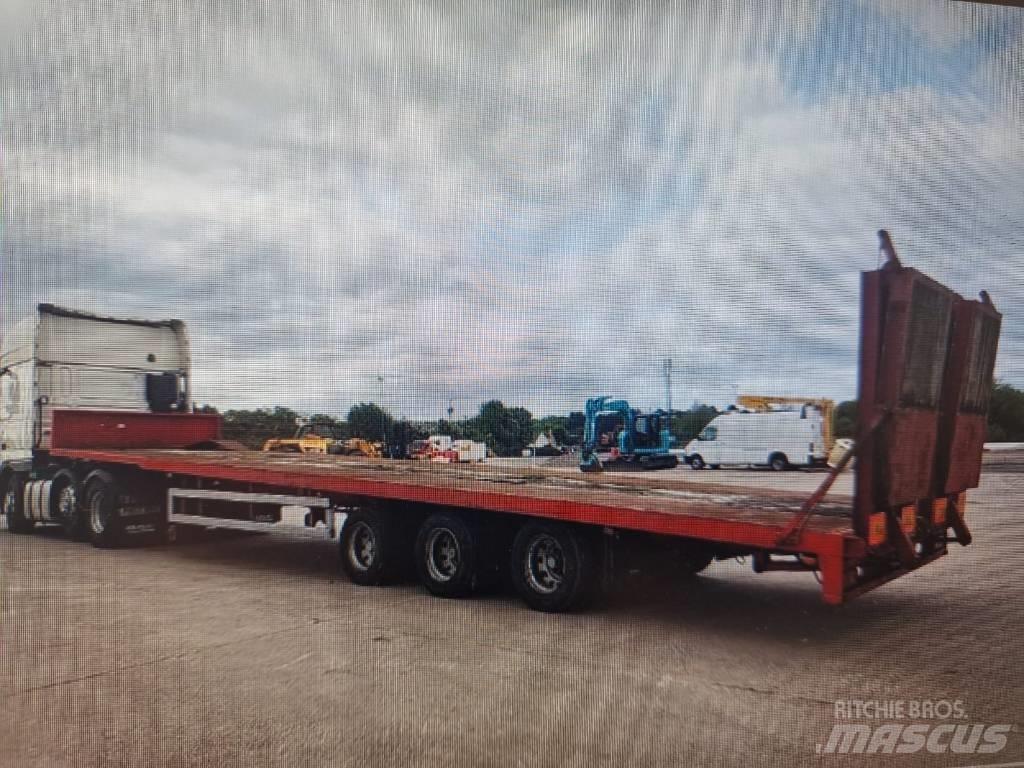 Montracon 3 Axles Low loader-semi-trailers