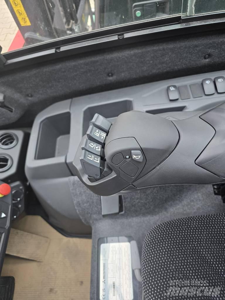 Mitsubishi Edia Reach trucks