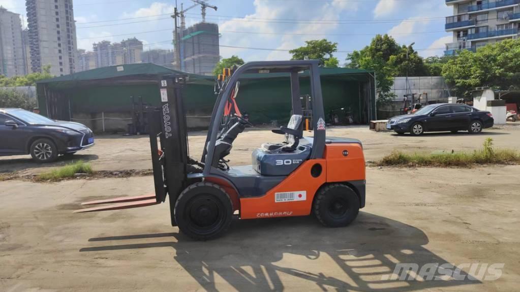 Toyota FD30 Diesel trucks