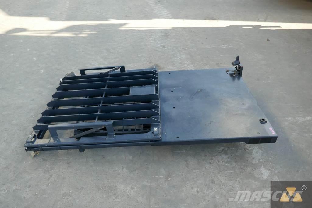 CAT 357-4102 Cabins and interior