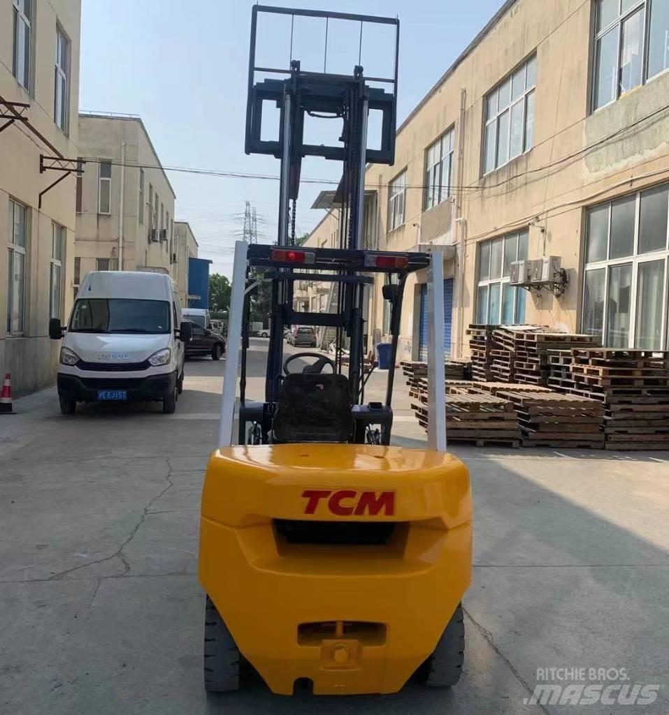TCM FD30 Reach trucks
