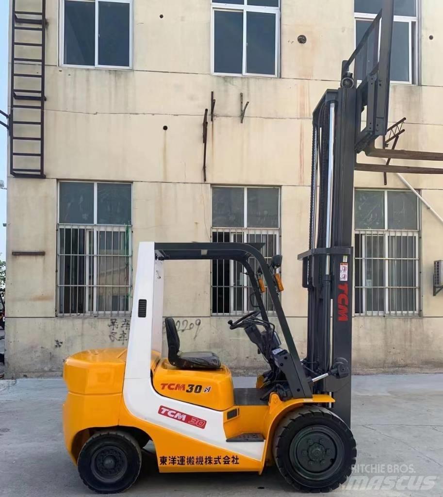 TCM FD30 Reach trucks