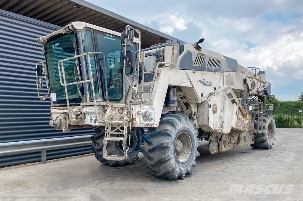 Wirtgen WR 240 Asphalt recyclers