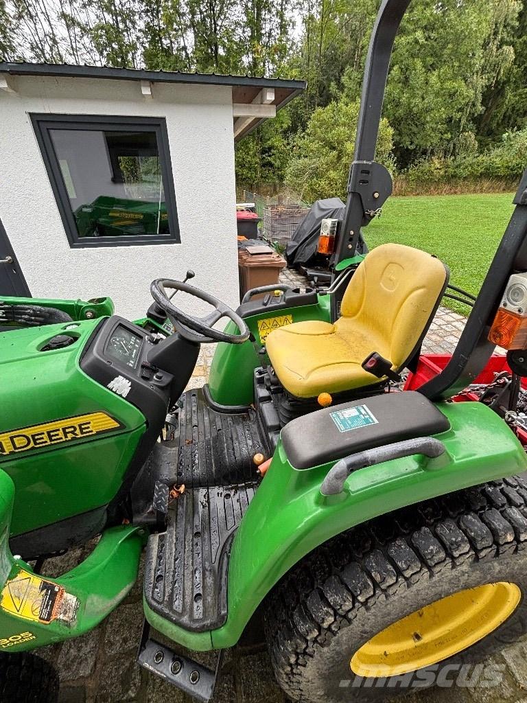 John Deere 3036 E Compact tractors