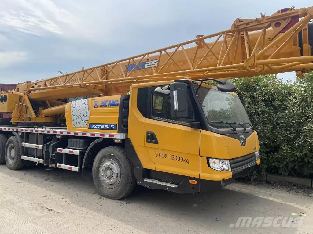 XCMG QY25 All terrain cranes