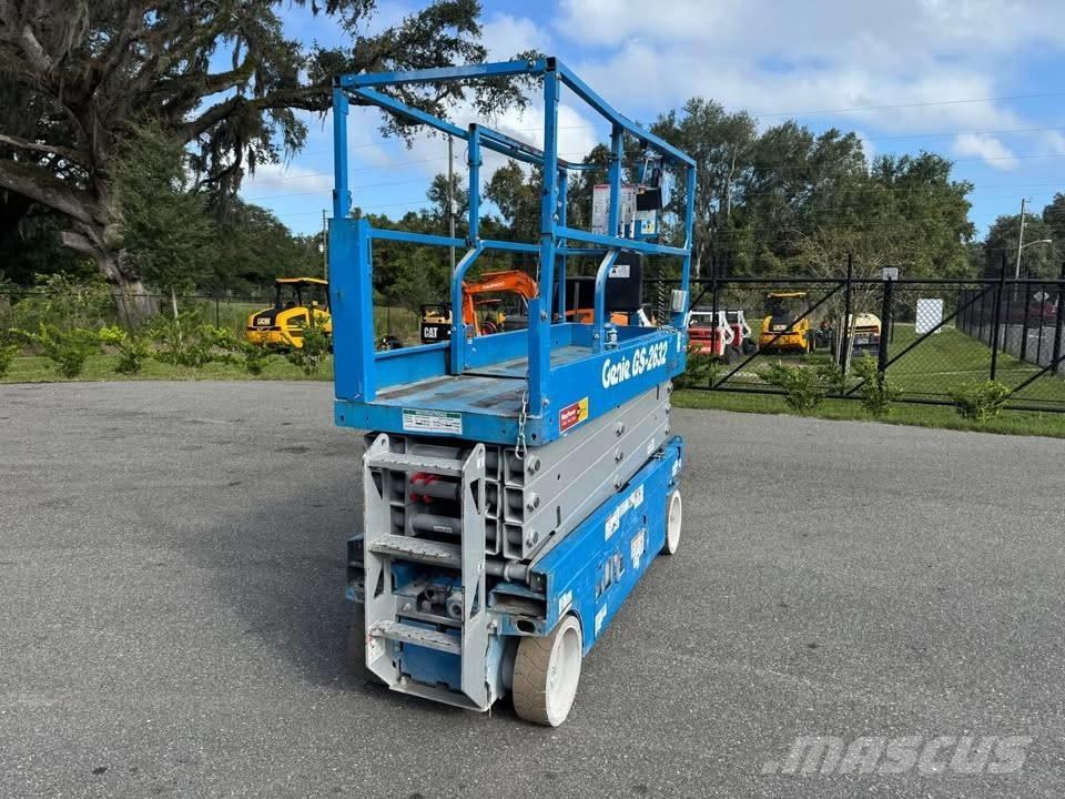 Genie GS 2632 Scissor lifts