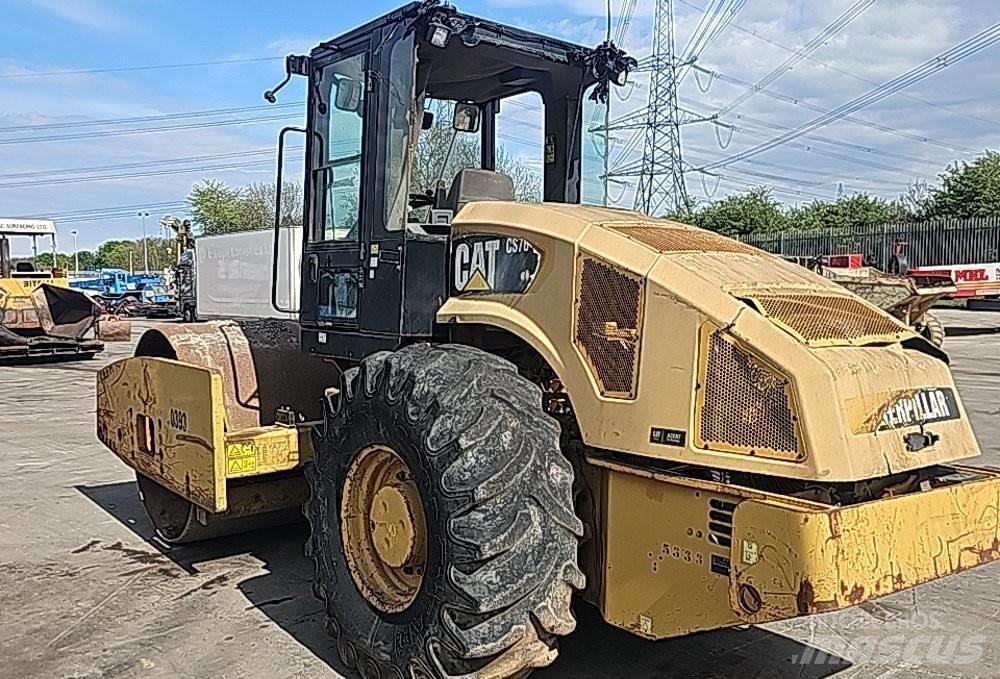 CAT CS 76 Single drum rollers