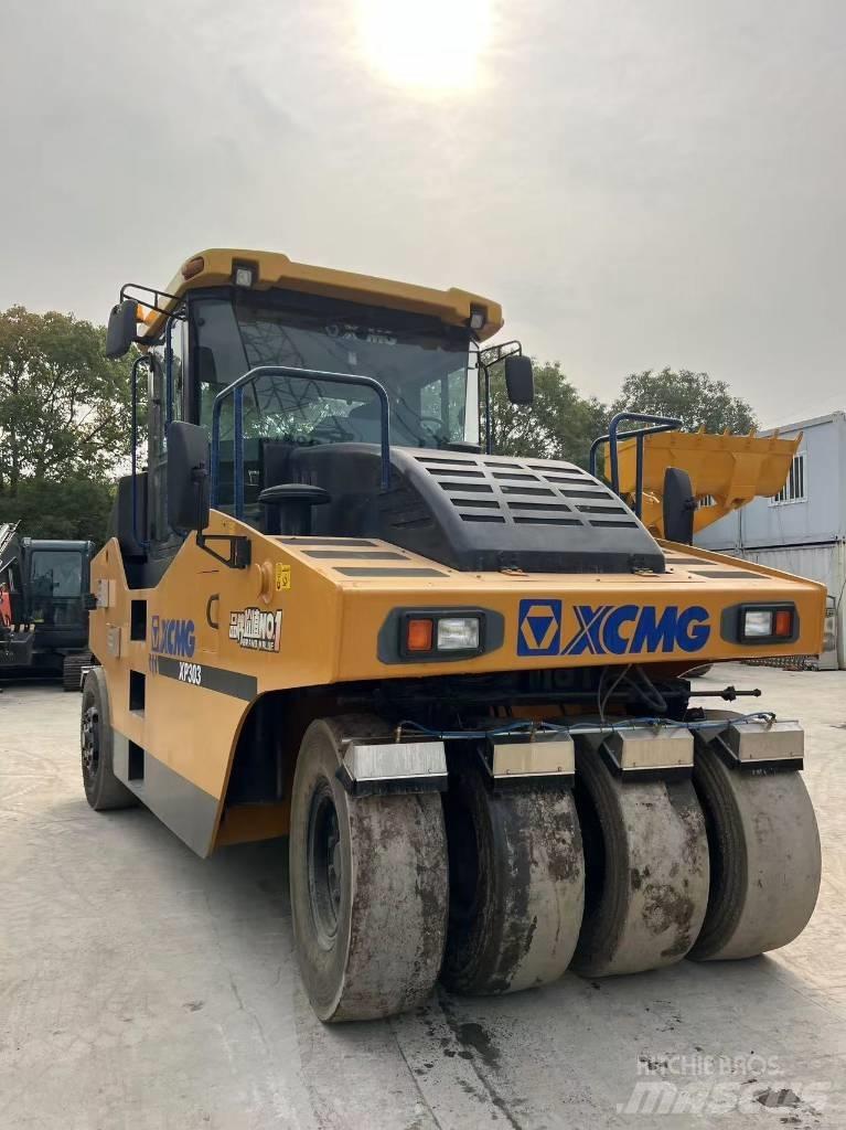 XCMG XP 303 Handling and placing equipment