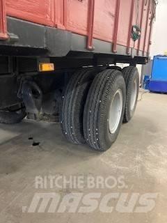  11,00-20 Däck & fälg Tyres, wheels and rims