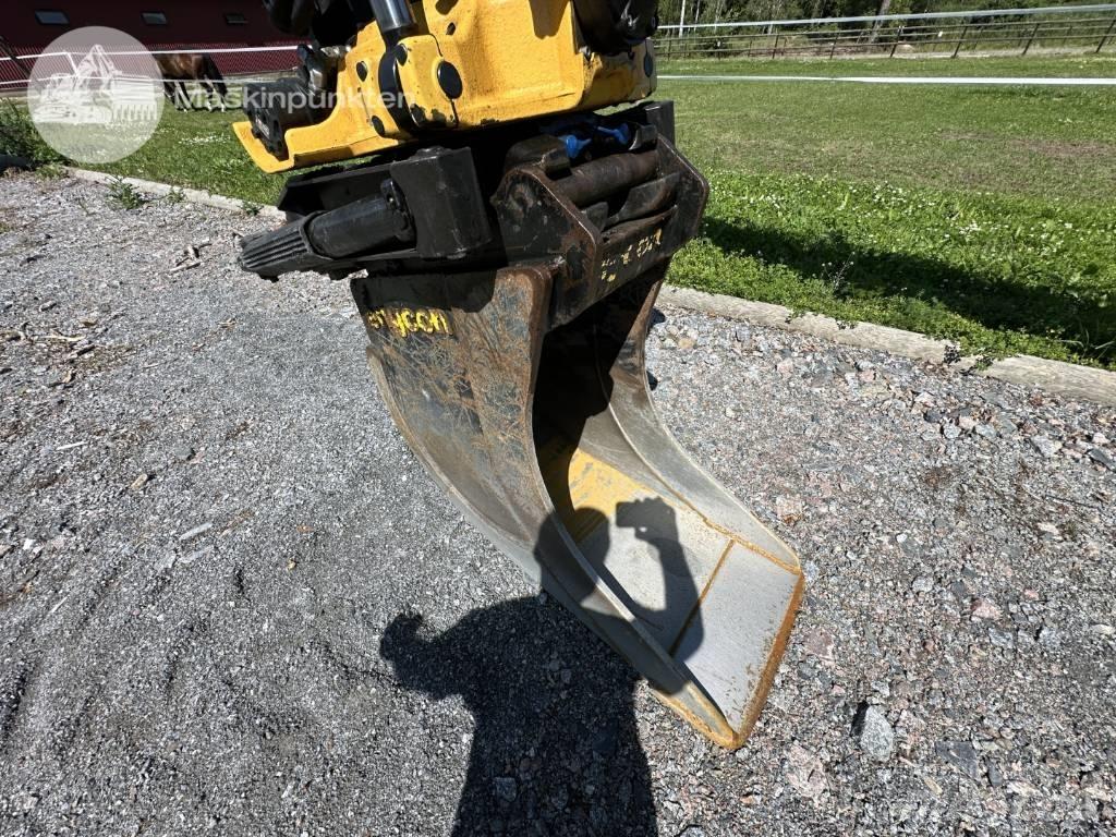 Develon DX 170 W-7 Wheeled excavators