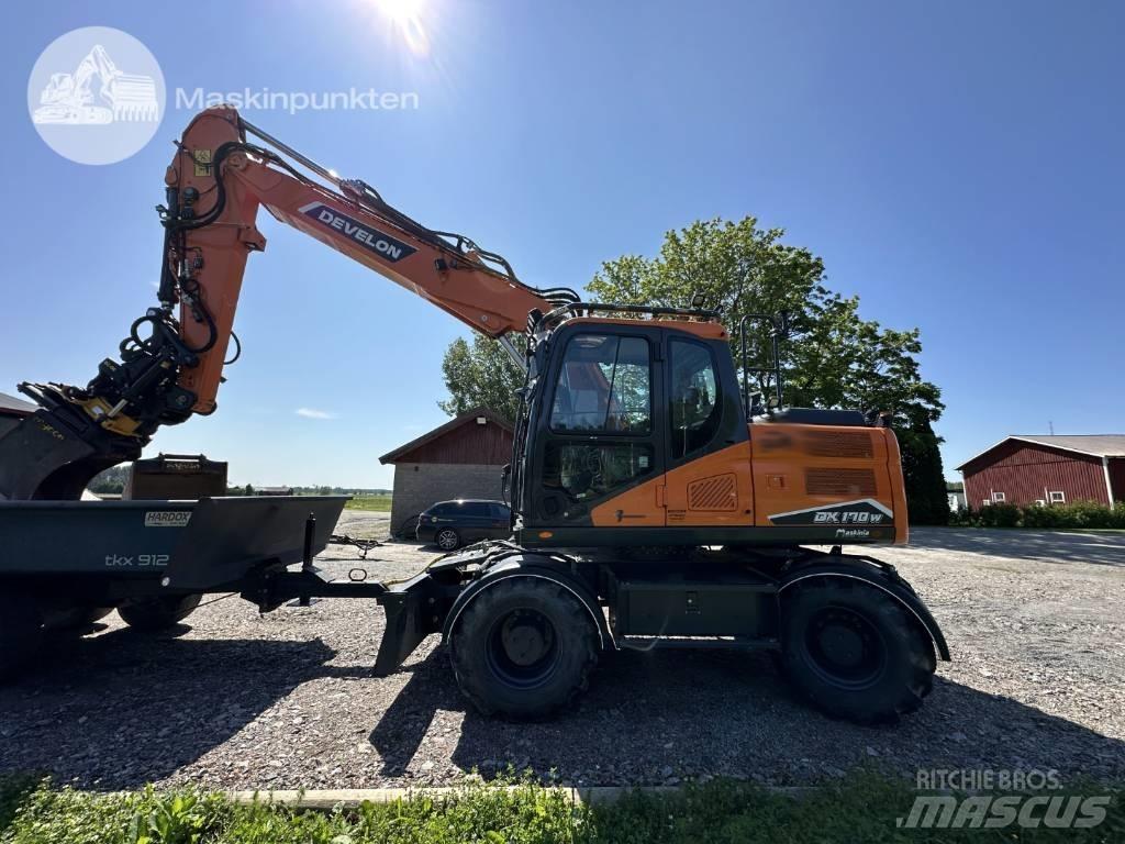 Develon DX 170 W-7 Wheeled excavators