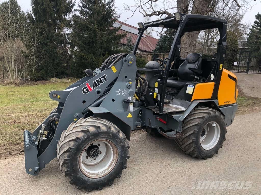 GiANT V 6004 T X-Tra Telehandlers for agriculture