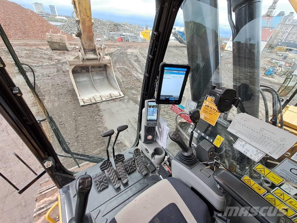 CAT 374FL Crawler excavators