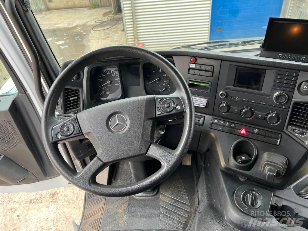 Mercedes-Benz 3246 Crane trucks