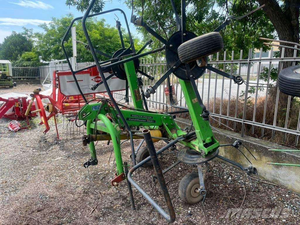 Deutz-Fahr 5221 Rakes and tedders
