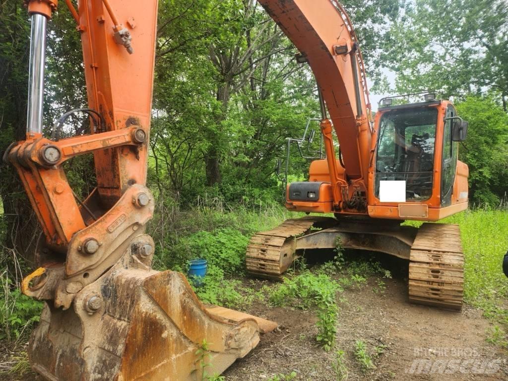 Doosan DX 220 LCA Crawler excavators