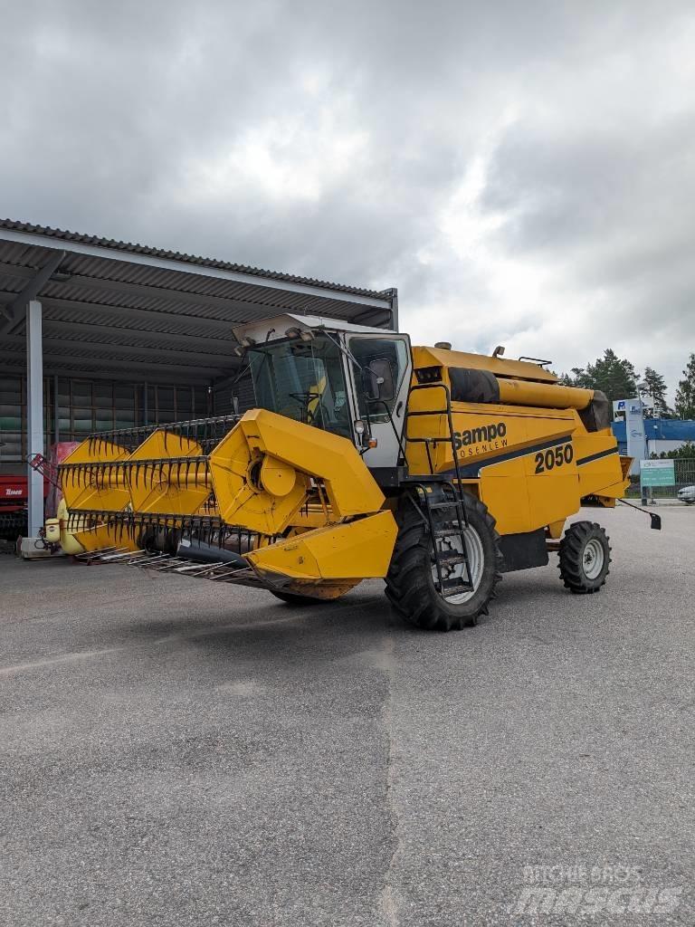 Sampo-Rosenlew 2050 Combine harvesters
