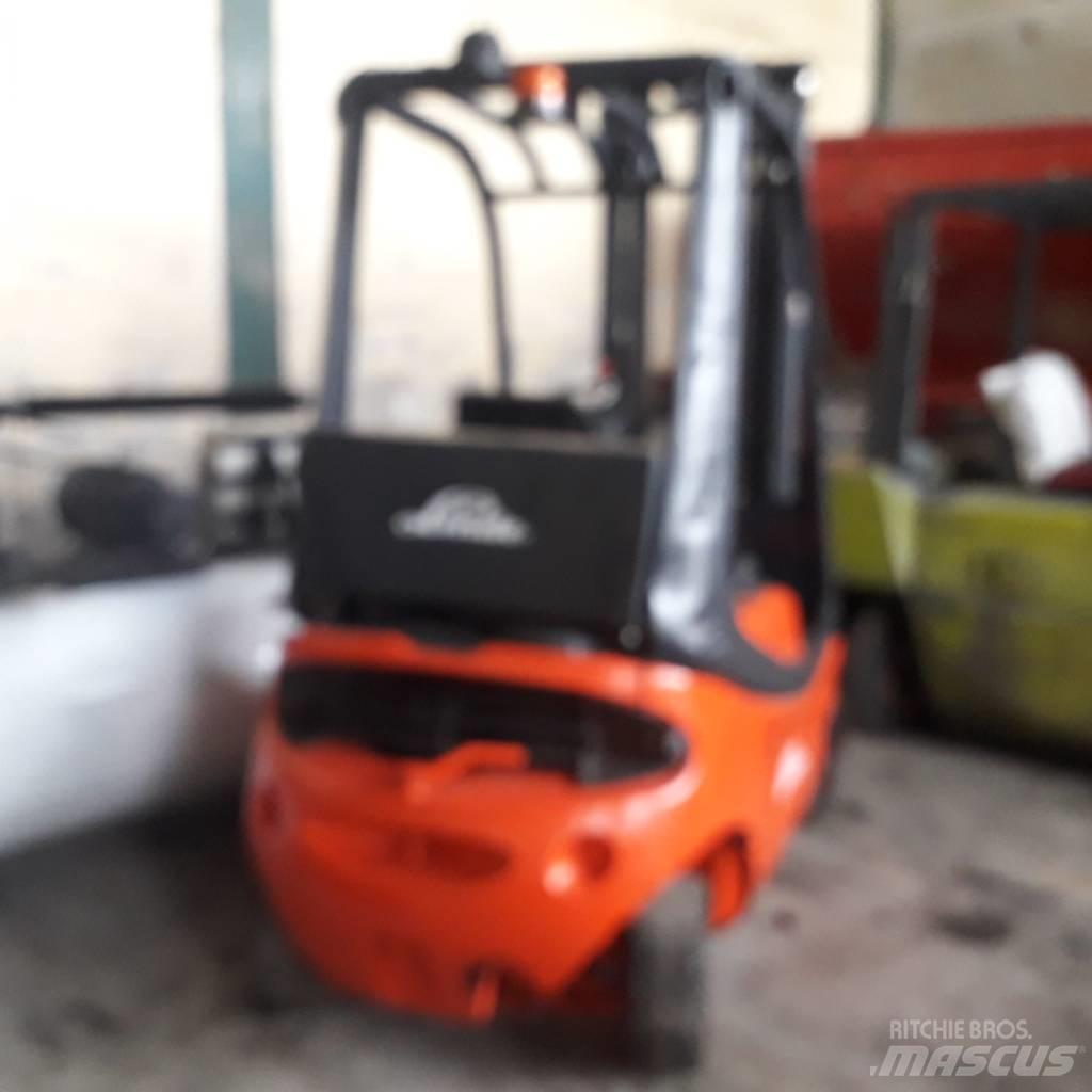 Linde H18d Reach trucks