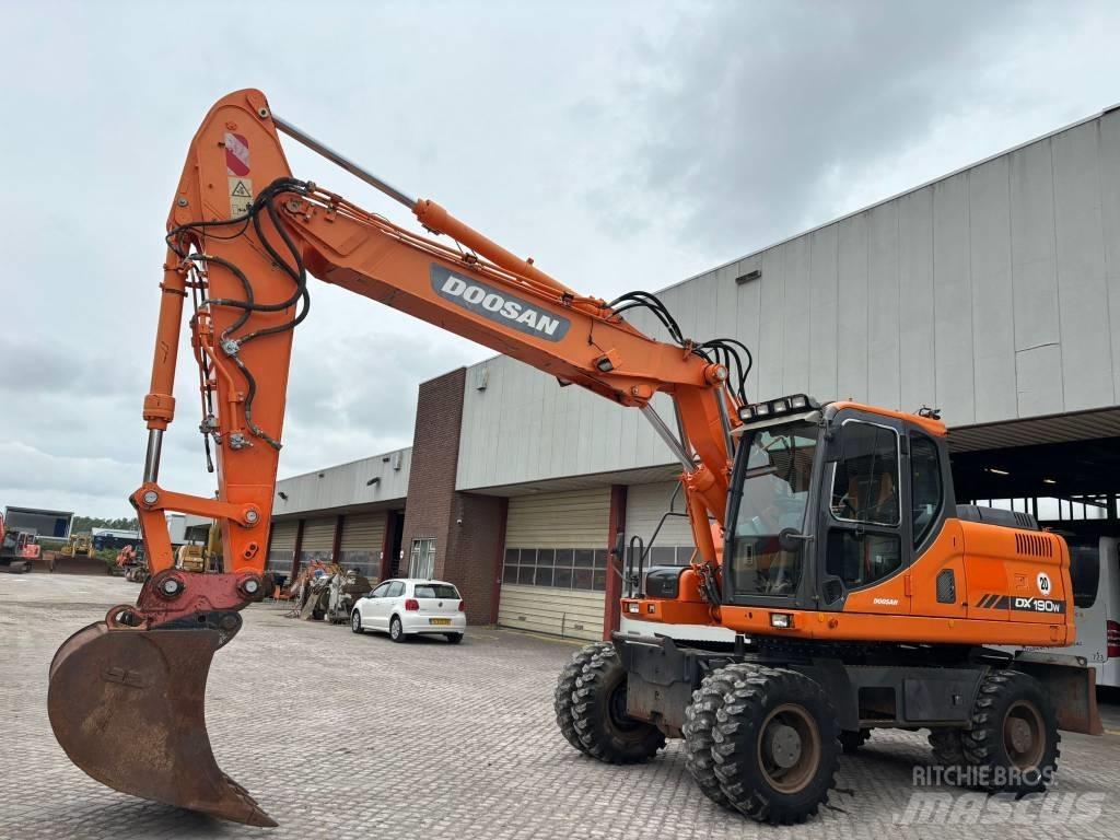 Doosan DX 190 W Wheeled excavators