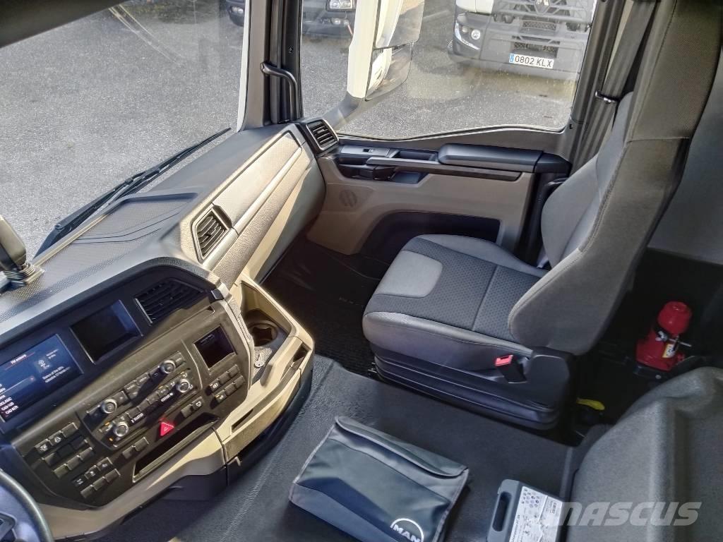 MAN TGS 26.360 Box body trucks