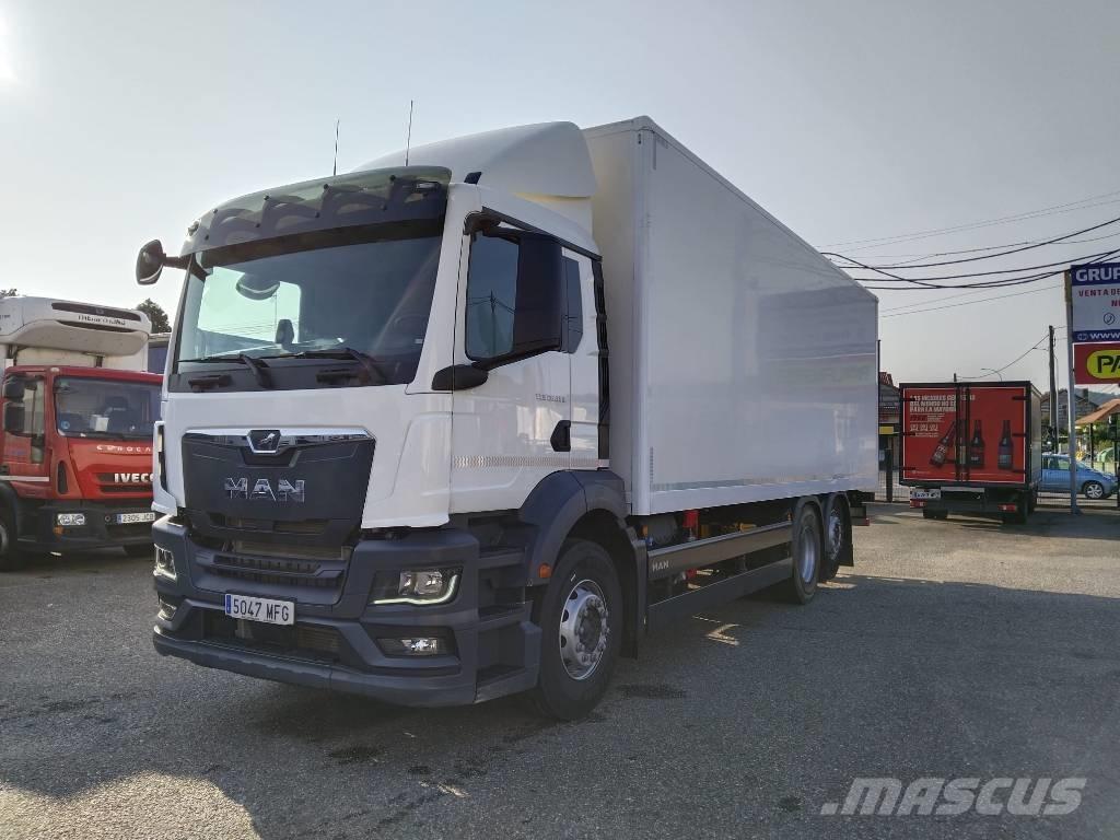 MAN TGS 26.360 Box body trucks