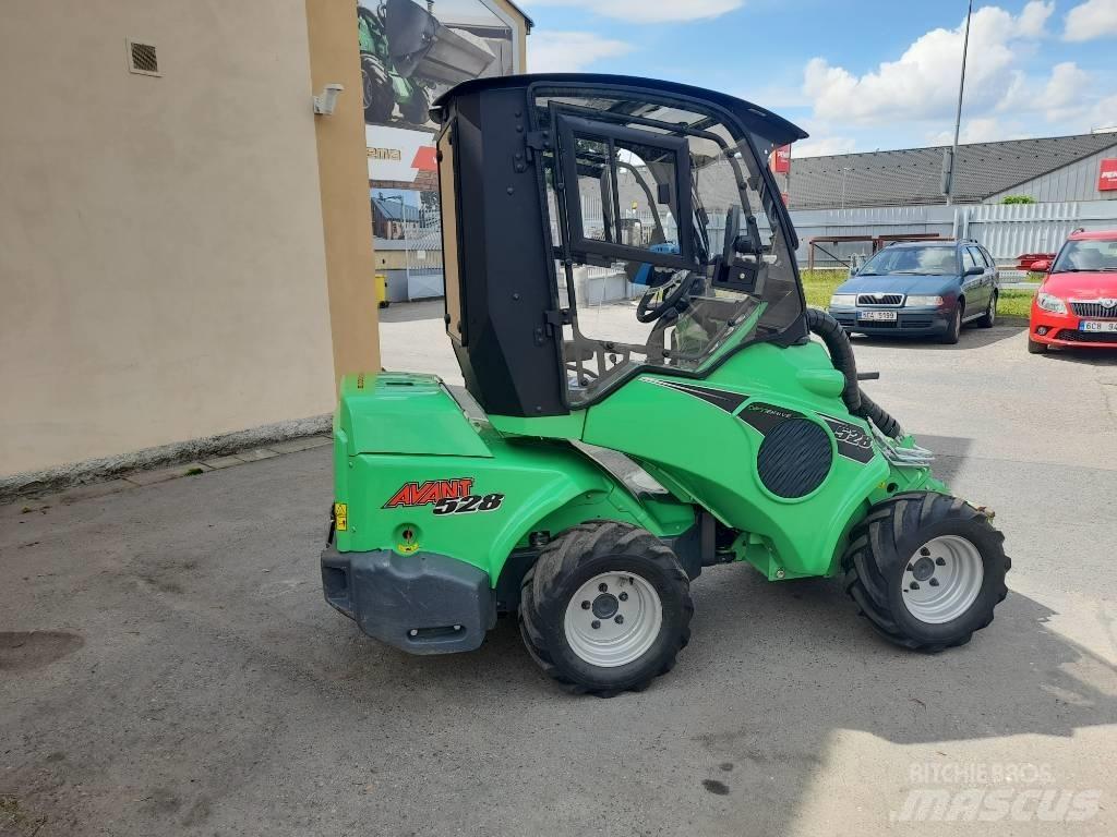 Avant 528 ROPS Material Handling - Others