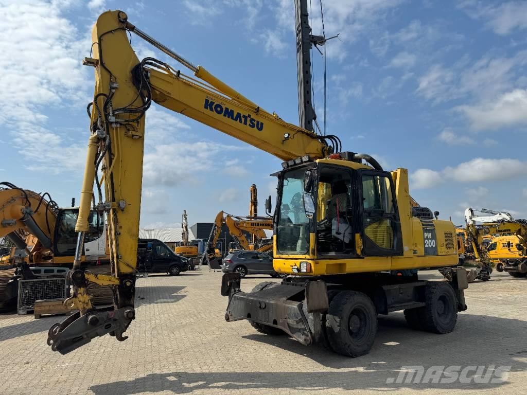Komatsu PW 200-7 Wheeled excavators