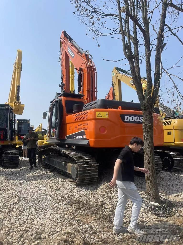 Doosan DX 225LC-9C Crawler excavators