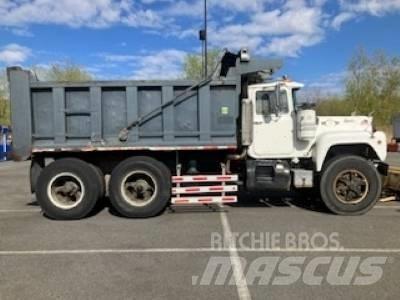 Mack RD 690 SX Tipper trucks