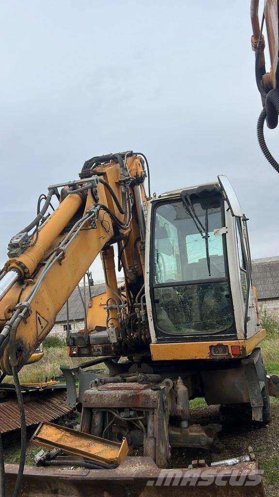 Liebherr A 900 C Electronics