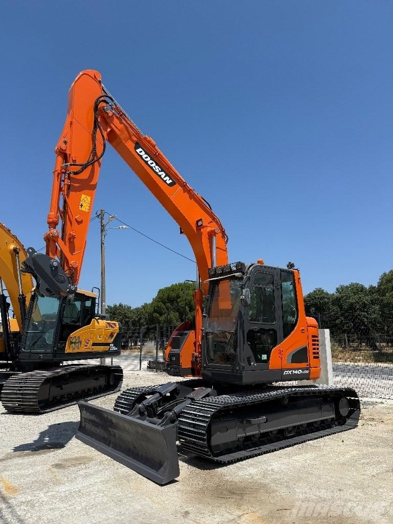  Dossan DX140LCR Crawler excavators