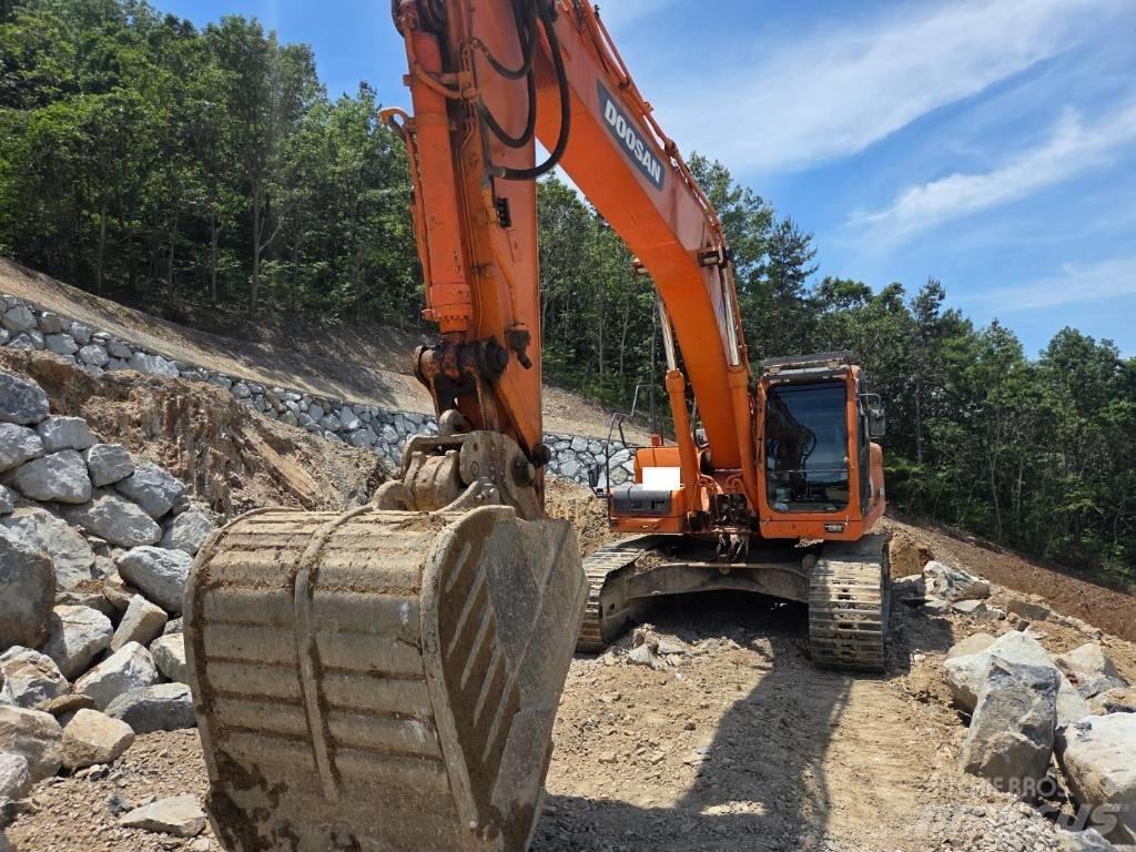 Doosan DX 300 LCA Crawler excavators