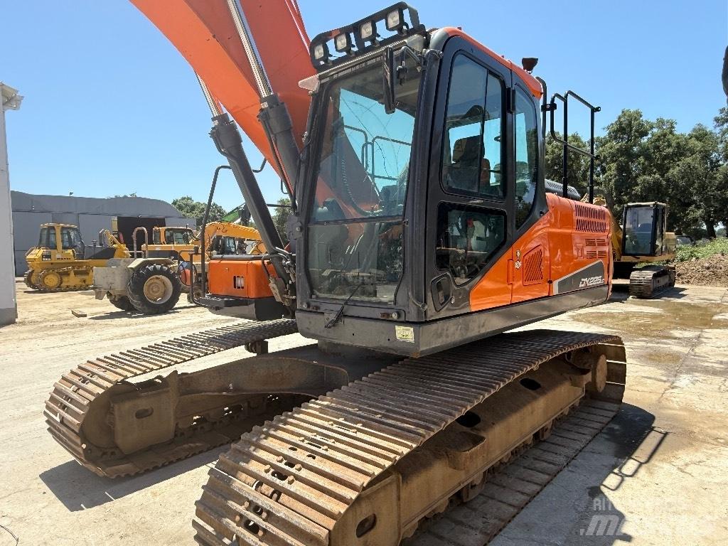  Dossan DX225LC-5 Crawler excavators