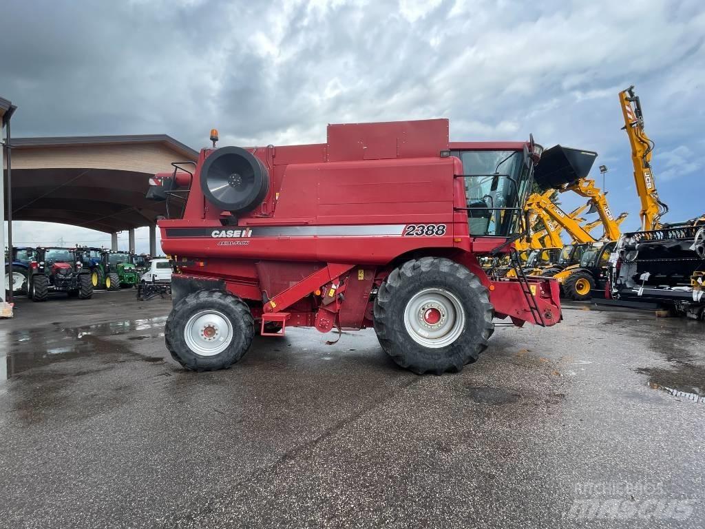 Case IH 2388 Combine harvesters