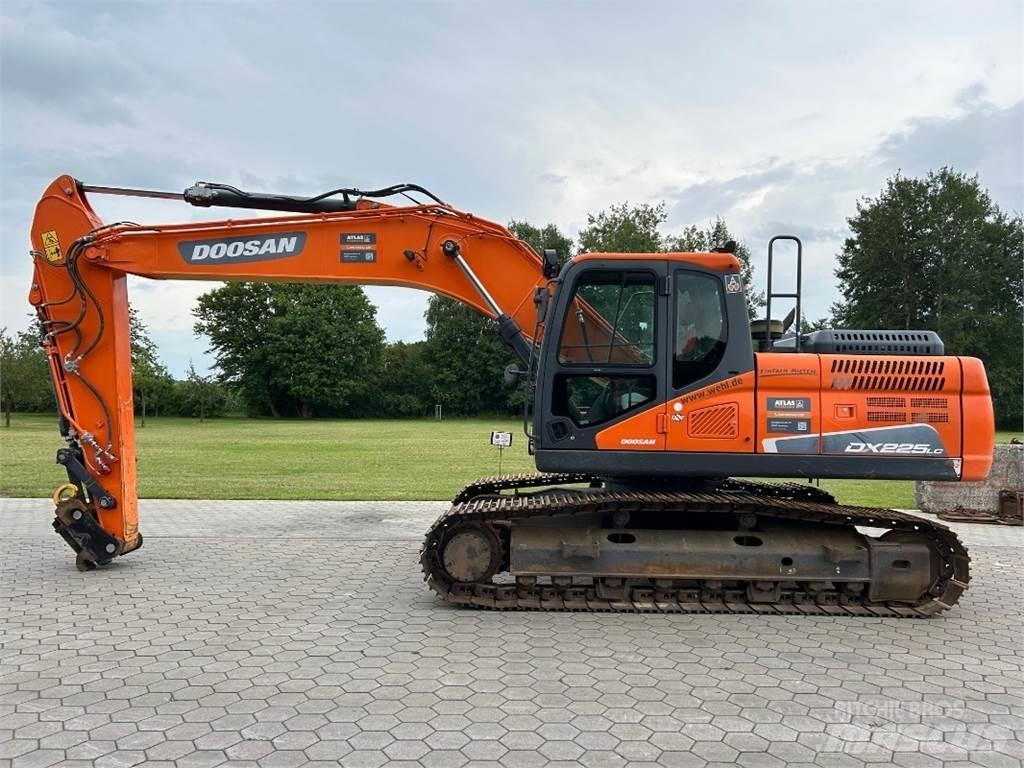 Doosan DX225LC-5 Crawler excavators