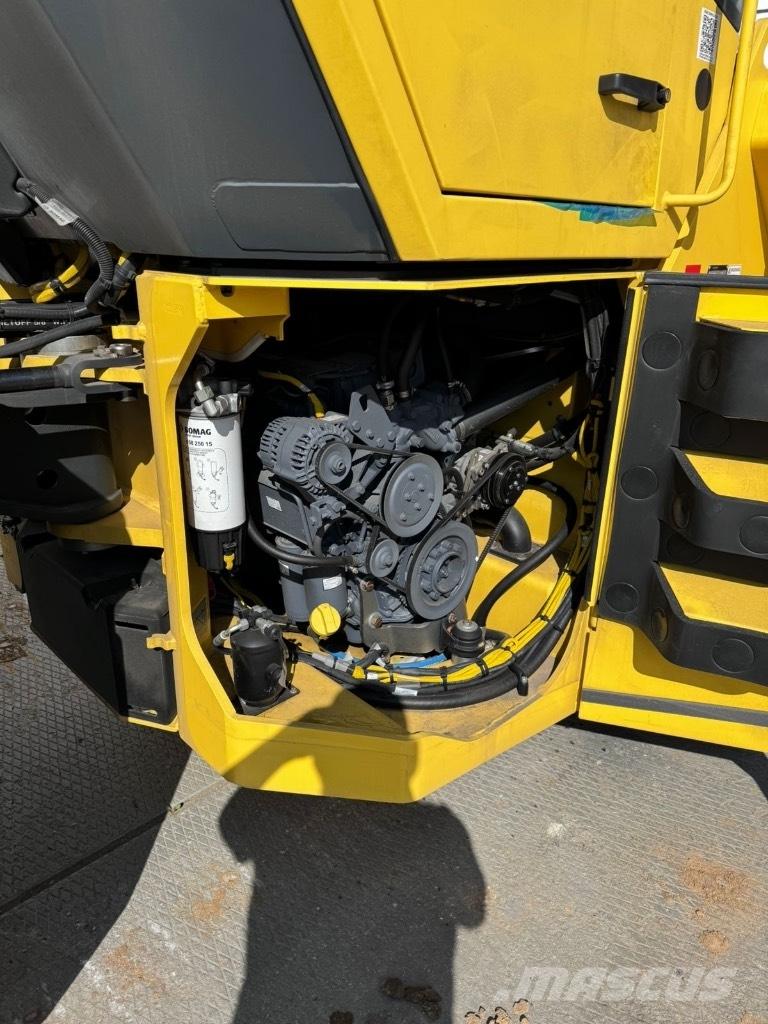 Bomag BW 202 AD-4 Twin drum rollers