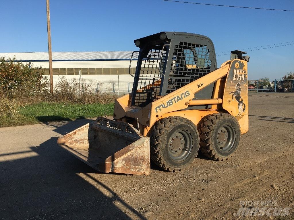 Mustang 2040 Skid steer loaders