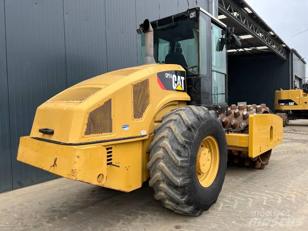 CAT CP74 Single drum rollers