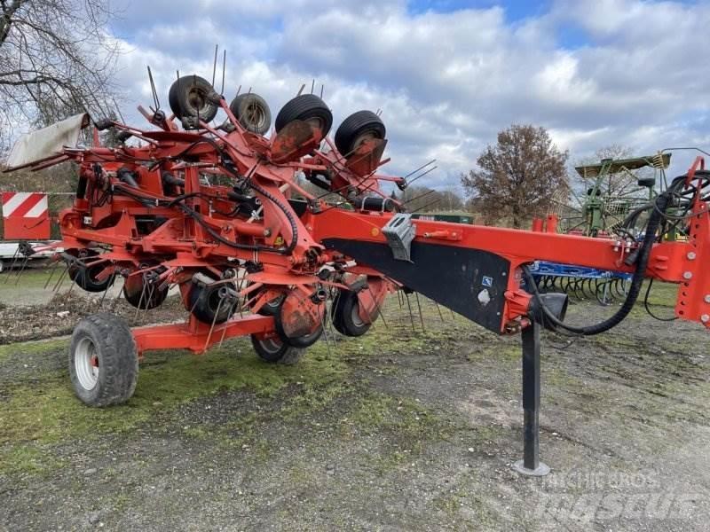 Kuhn GF 13002 Rakes and tedders