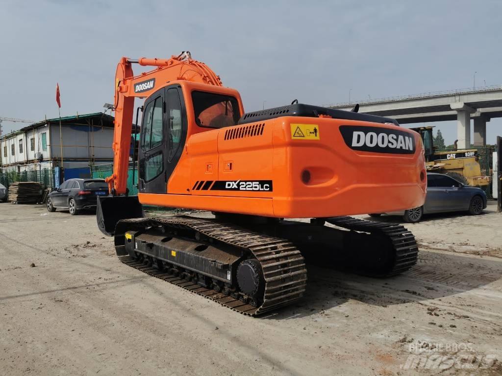 Doosan DX 225 LC Mini excavators < 7t (Mini diggers)