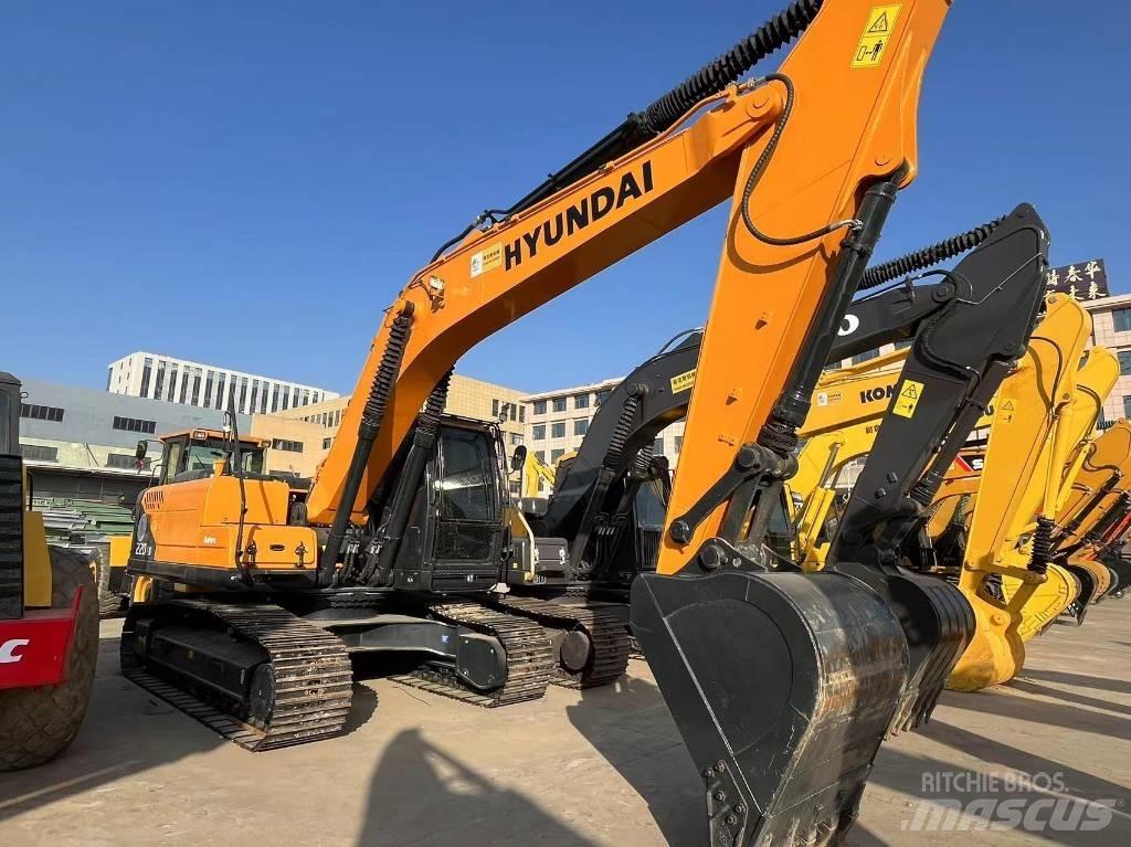 Hyundai 220-9S Midi excavators  7t - 12t