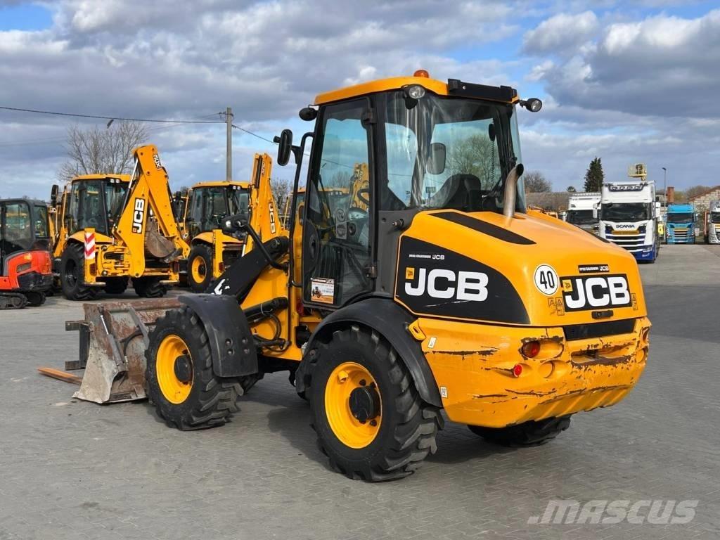 JCB 409 Telehandlers for agriculture
