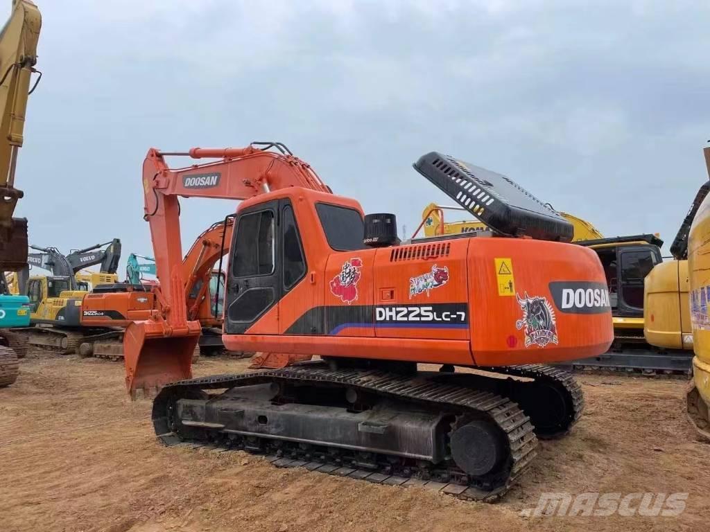 Doosan 225-7 Crawler excavators