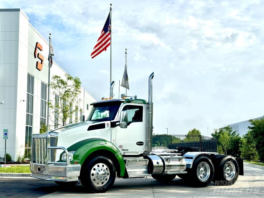 Kenworth T 880 Tractor Units